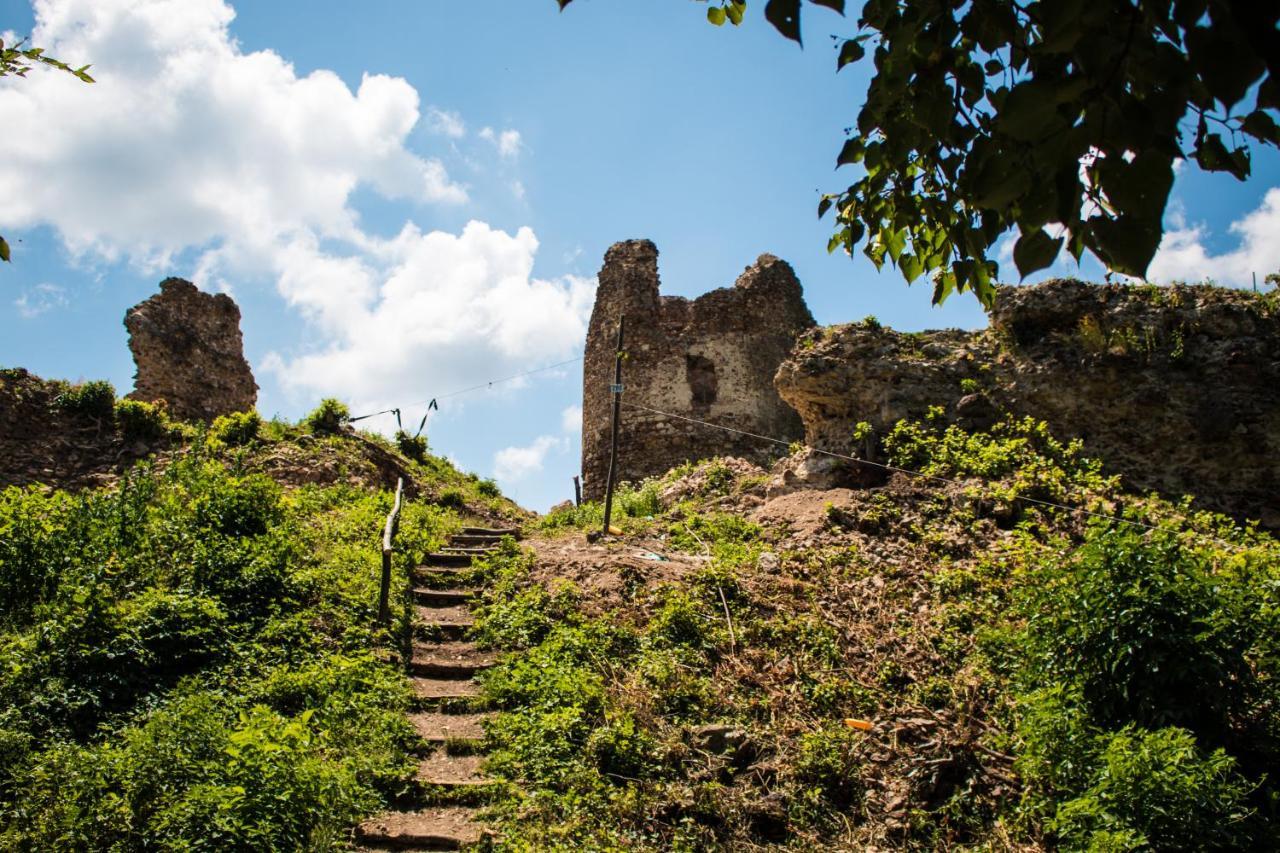 Etno Naselje Vrdnicka Kula Hotel Vrdnik Bagian luar foto