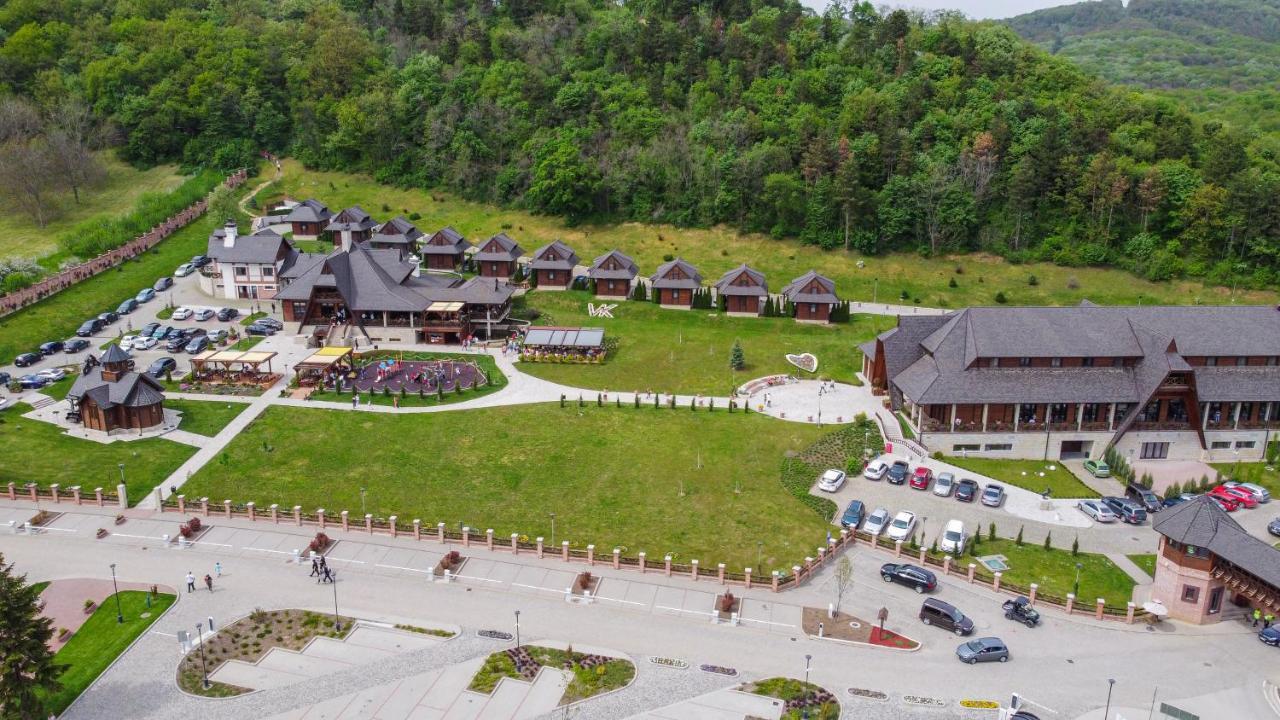 Etno Naselje Vrdnicka Kula Hotel Vrdnik Bagian luar foto